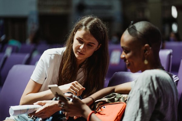 Transform your dinner experience: perfecting rosemary-infused braised lamb shank in red wine